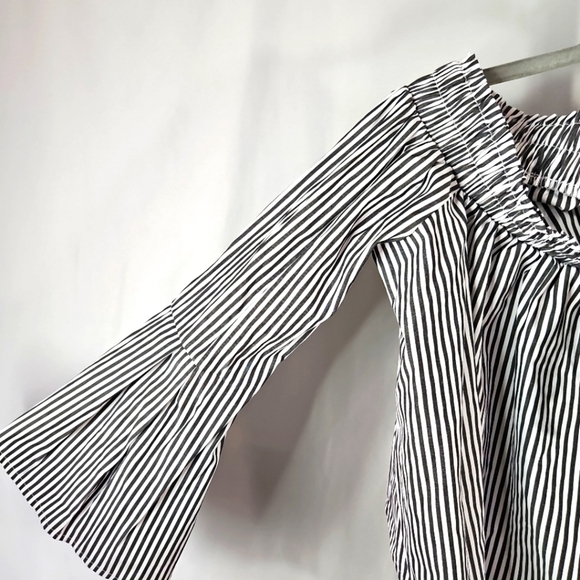 Bebe Grey & White Stripe Blouse NWT - Picture 4 of 6